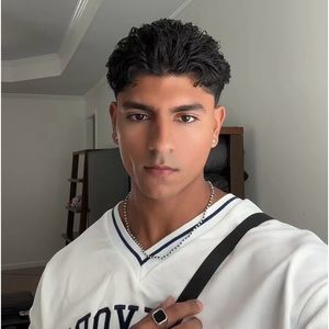 Meet your Posher, Hasnain